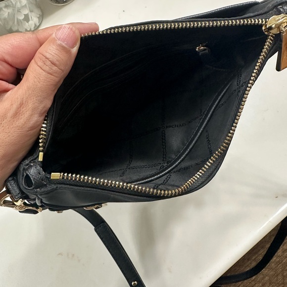 Michael Kors Jet Set Charm North South Crossbody Nylon Bag - Picture 4 of 6